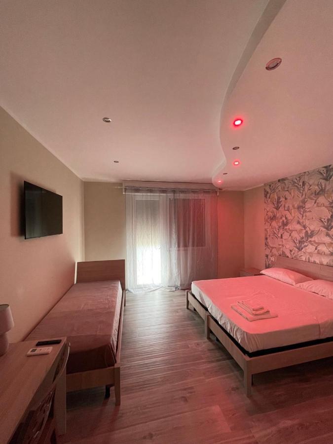 B&B New Paris & Suite Таранто Екстер'єр фото
